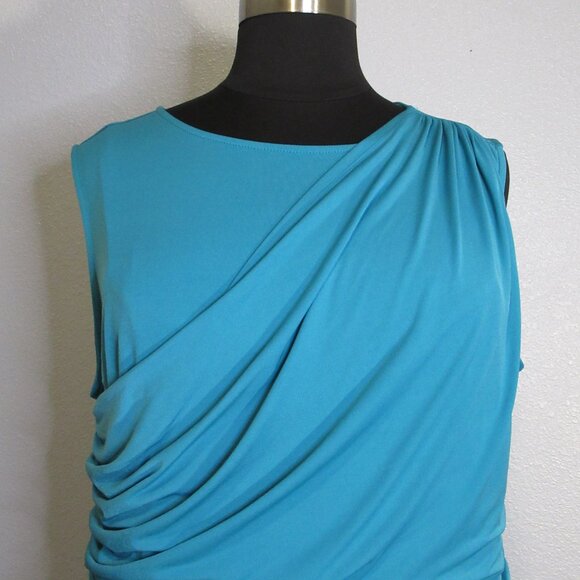 Sleeveless Wrap Dress - Picture 10 of 11